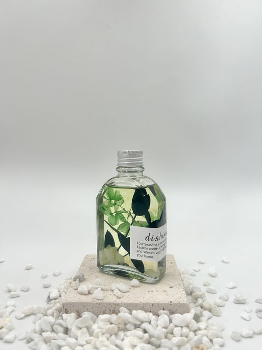  Lime and Basil scented reed diffuser with green dried flowers