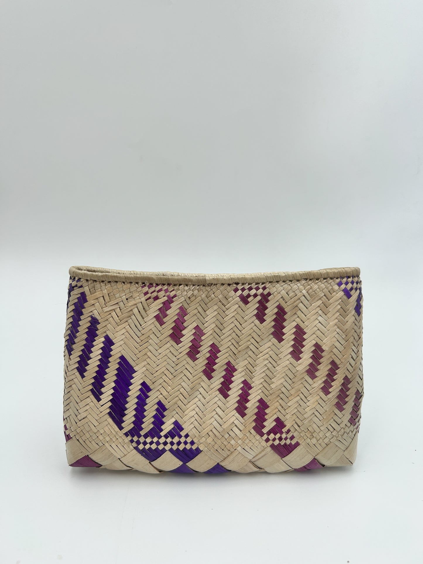 handwoven pandanus leaves clutch bag from Papua New Guinea