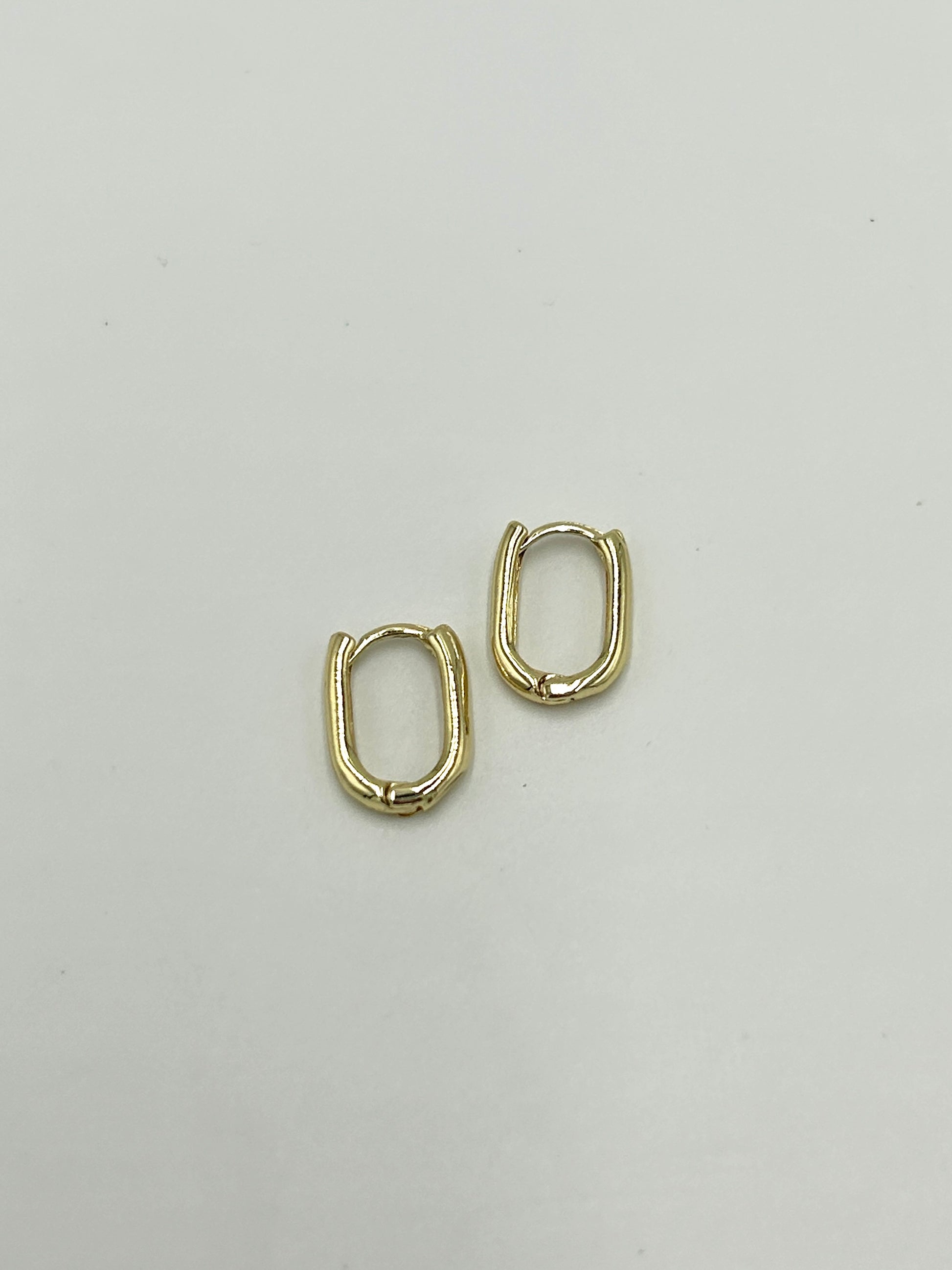 Small Oval Gold Geometric Earring Stylish