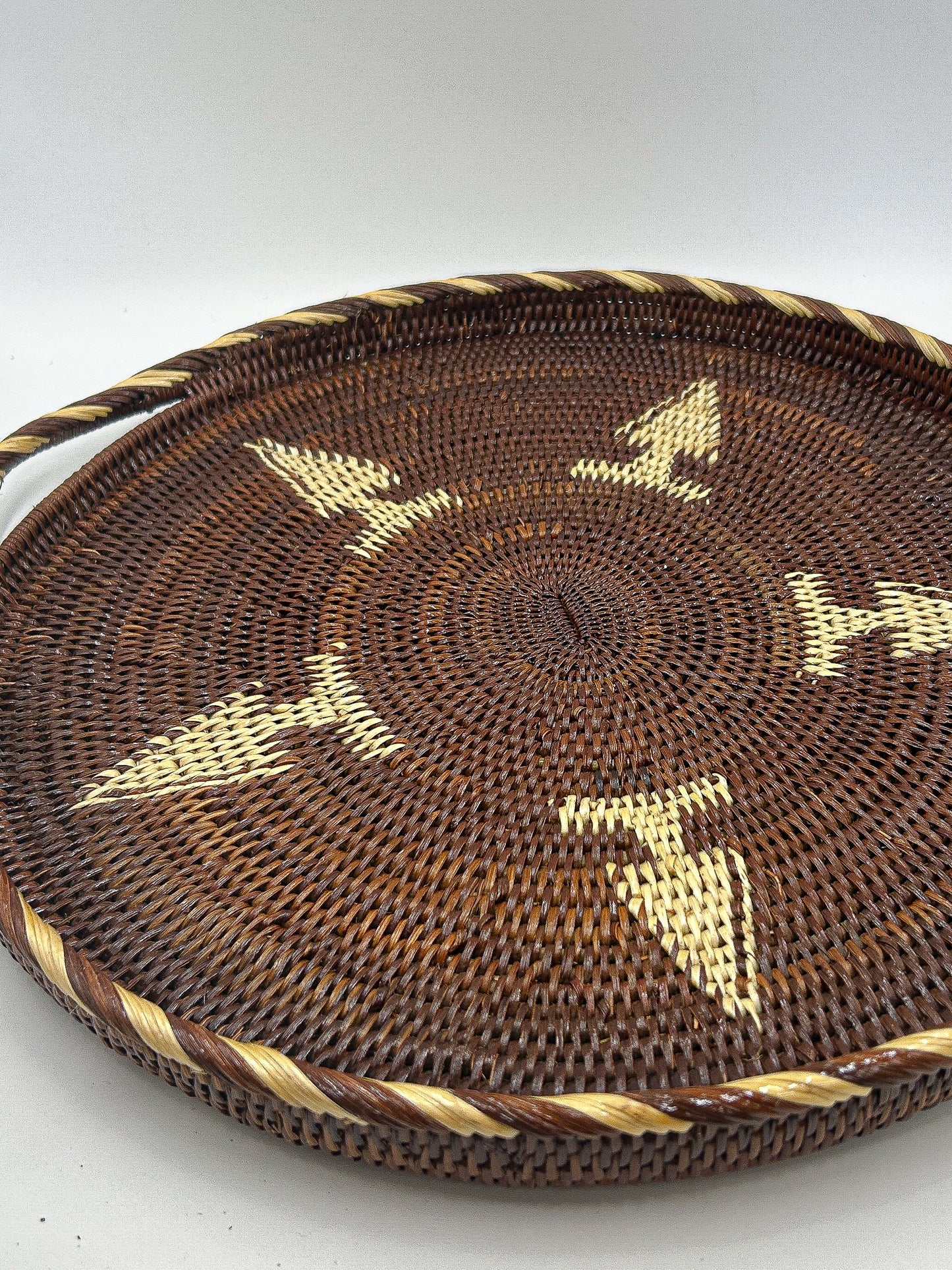 Round Star Woven Serving Tray