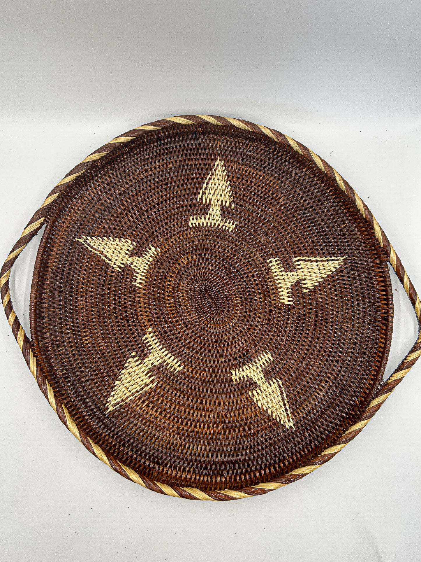 Round Star Woven Serving Tray